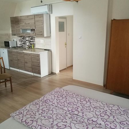 Revesz Vendeghaz Hotel Harkany Bagian luar foto