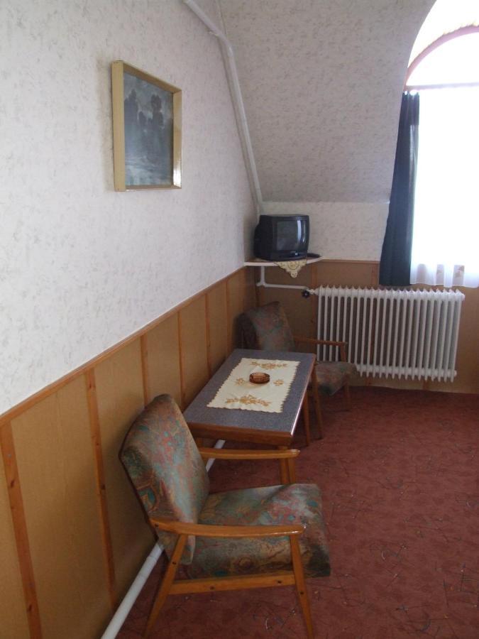 Revesz Vendeghaz Hotel Harkany Ruang foto