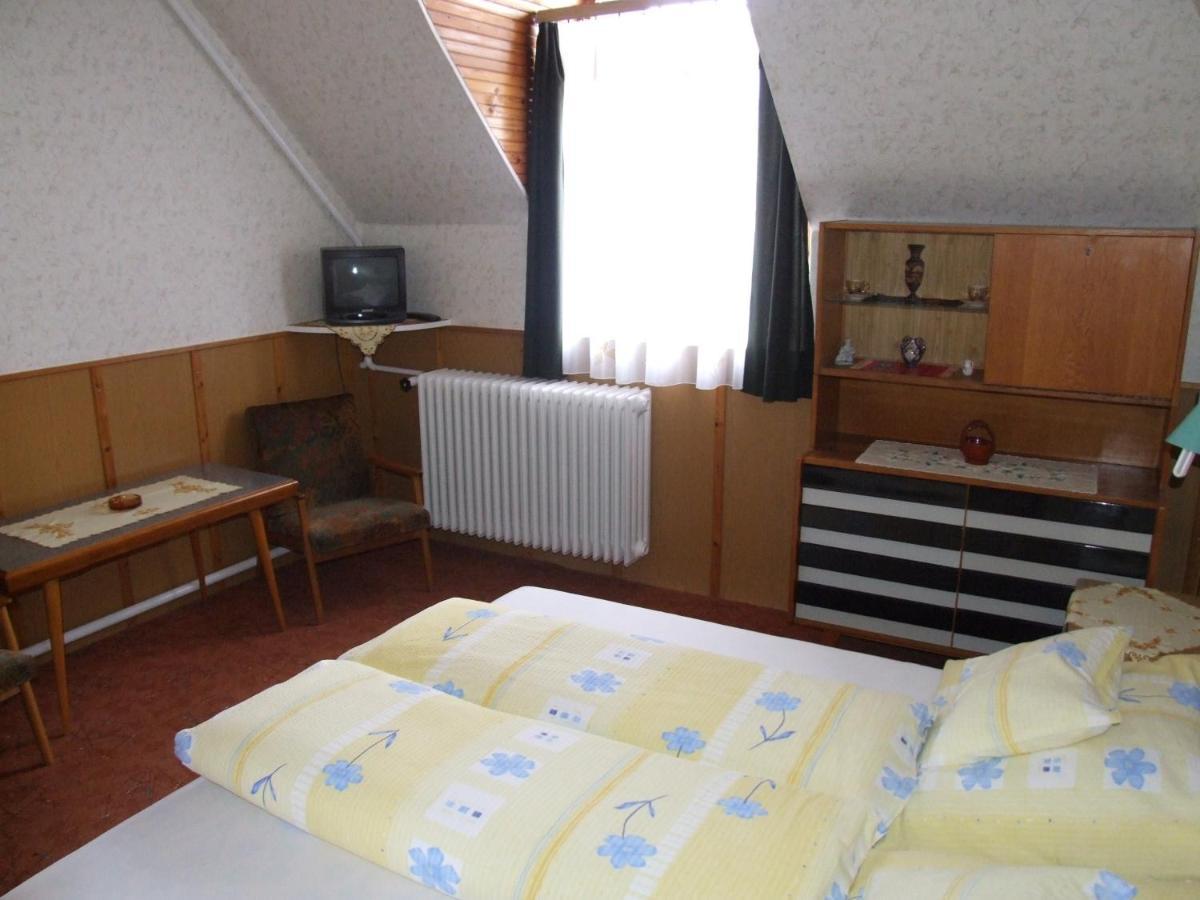 Revesz Vendeghaz Hotel Harkany Ruang foto