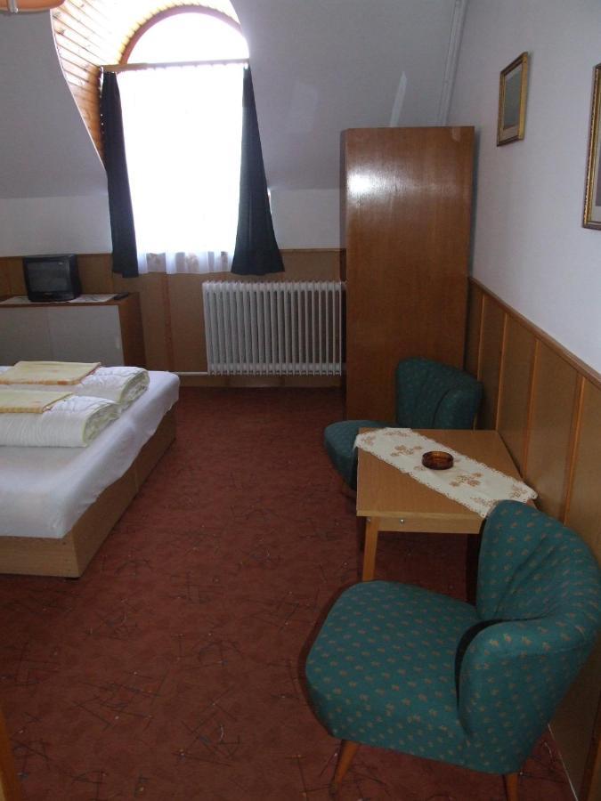 Revesz Vendeghaz Hotel Harkany Bagian luar foto