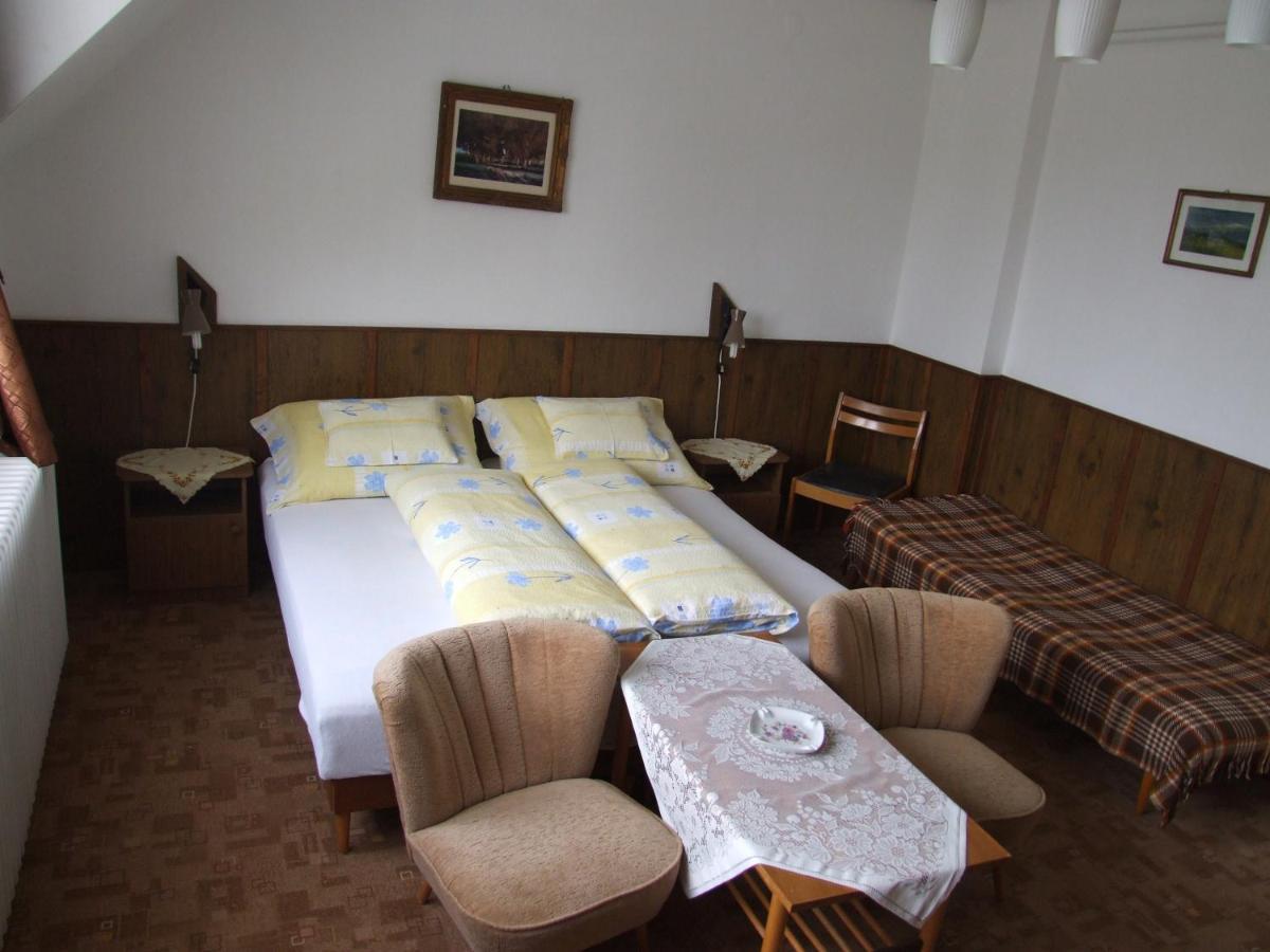 Revesz Vendeghaz Hotel Harkany Ruang foto