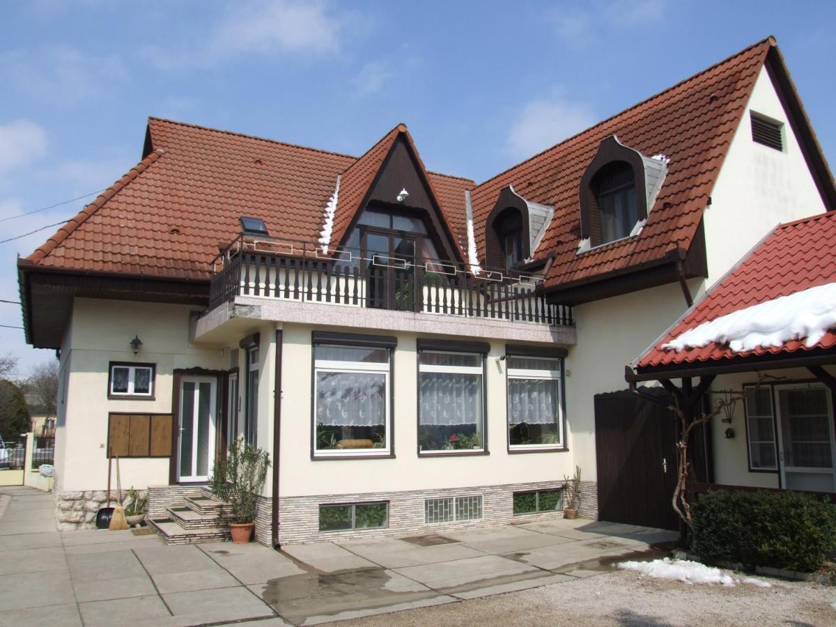 Revesz Vendeghaz Hotel Harkany Bagian luar foto